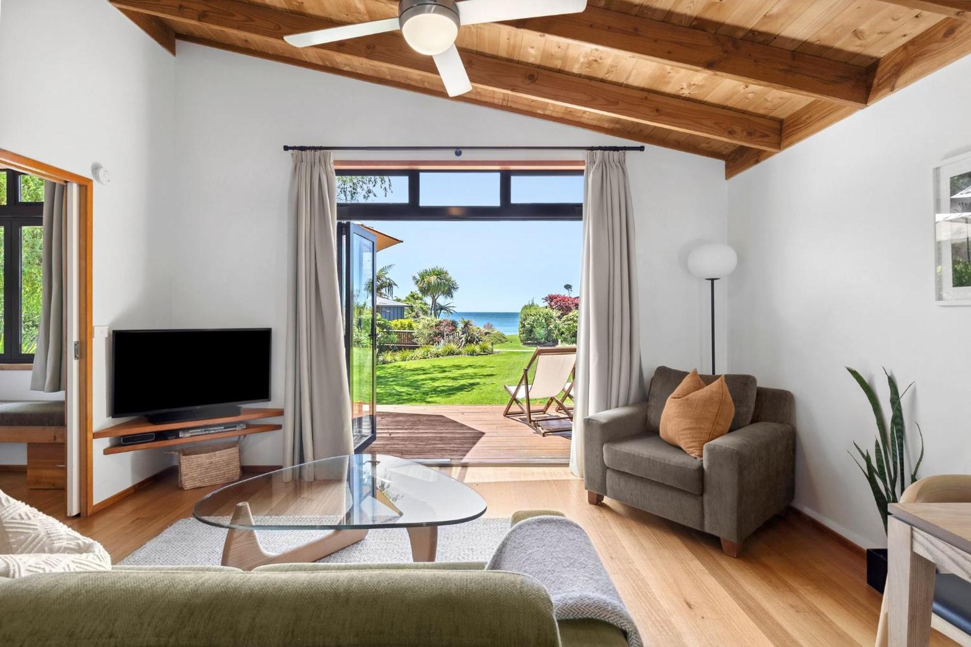 Adrift In Golden Bay- Absolute Beachfront Villas (Adults Only) Коллінгвуд Екстер'єр фото