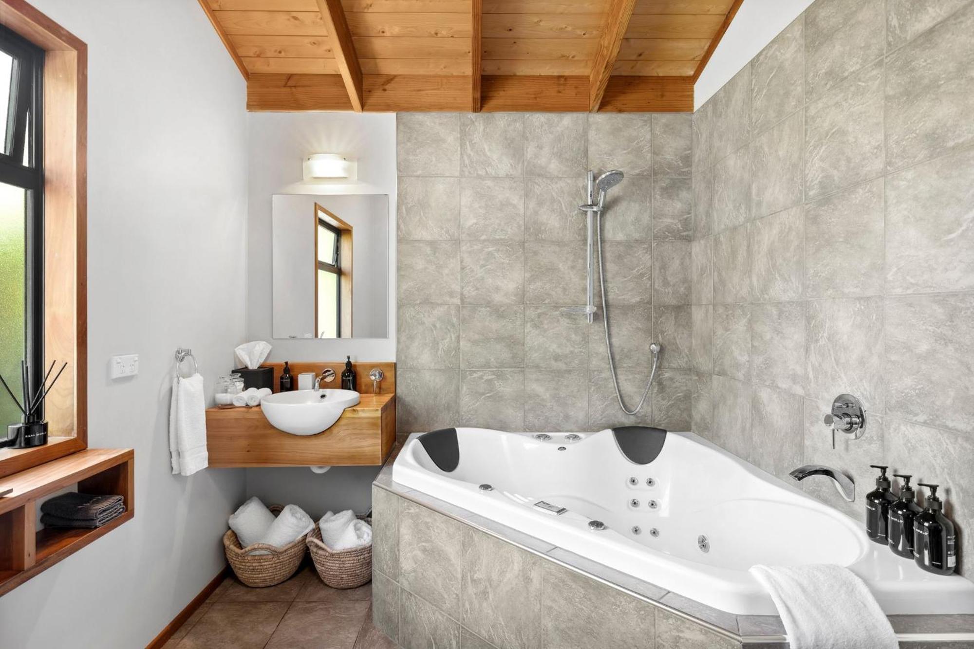 Adrift In Golden Bay- Absolute Beachfront Villas (Adults Only) Коллінгвуд Екстер'єр фото